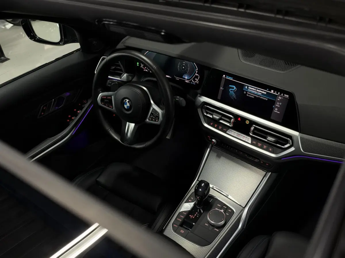 330e|M-SPORT|PANO|DEALER|HUD|SFEER|HK|LED|DODEHOEK