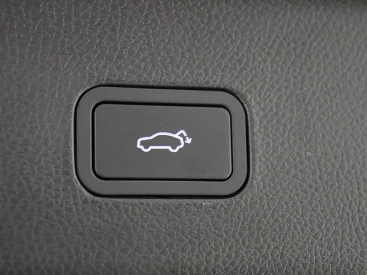 BRABUS 66 kWh / Elektrische-Stoelen / Carplay / 360Graden-Camera /