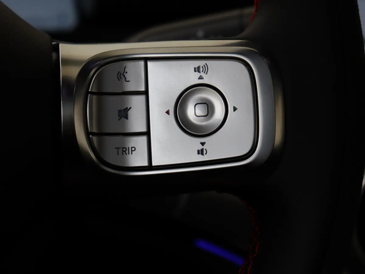 BRABUS 66 kWh / Elektrische-Stoelen / Carplay / 360Graden-Camera /