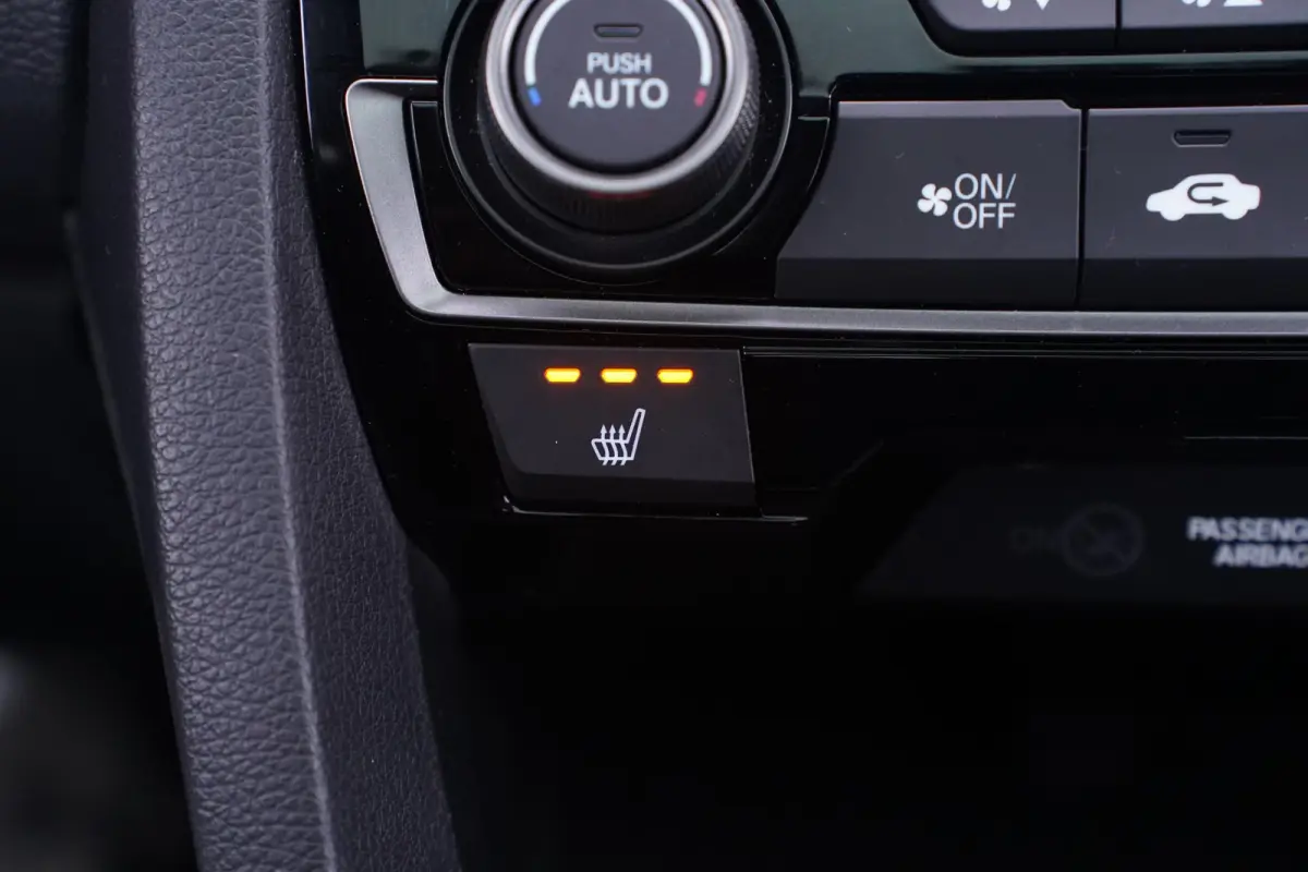 1.0 i-VTEC Executive NAP Panodak Camera Stoelverwarming Apple Carplay