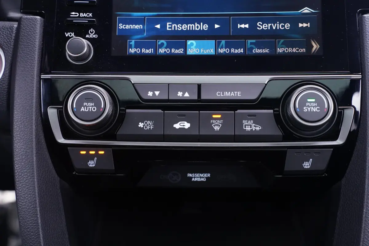 1.0 i-VTEC Executive NAP Panodak Camera Stoelverwarming Apple Carplay