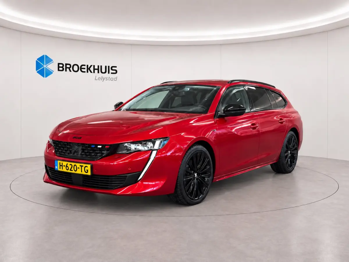 2.0 BLUEHDI 160PK BLUE LEASE GT-LINE AUTOMAAT / NAVI / LEDER / FULL-LED / 19" LMV / CAMERA / KEYLESS / APPLE CARPLAY / FOCAL AUDIO / TREKHAAK / ADAPT. CRUISECONTROL / UNIEK !!