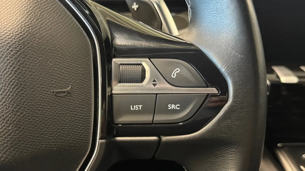2.0 BLUEHDI 160PK BLUE LEASE GT-LINE AUTOMAAT / NAVI / LEDER / FULL-LED / 19" LMV / CAMERA / KEYLESS / APPLE CARPLAY / FOCAL AUDIO / TREKHAAK / ADAPT. CRUISECONTROL / UNIEK !!