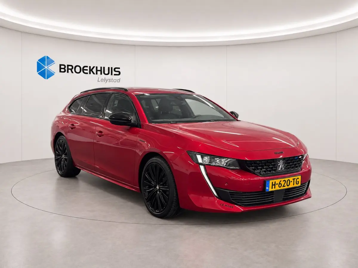 2.0 BLUEHDI 160PK BLUE LEASE GT-LINE AUTOMAAT / NAVI / LEDER / FULL-LED / 19" LMV / CAMERA / KEYLESS / APPLE CARPLAY / FOCAL AUDIO / TREKHAAK / ADAPT. CRUISECONTROL / UNIEK !!