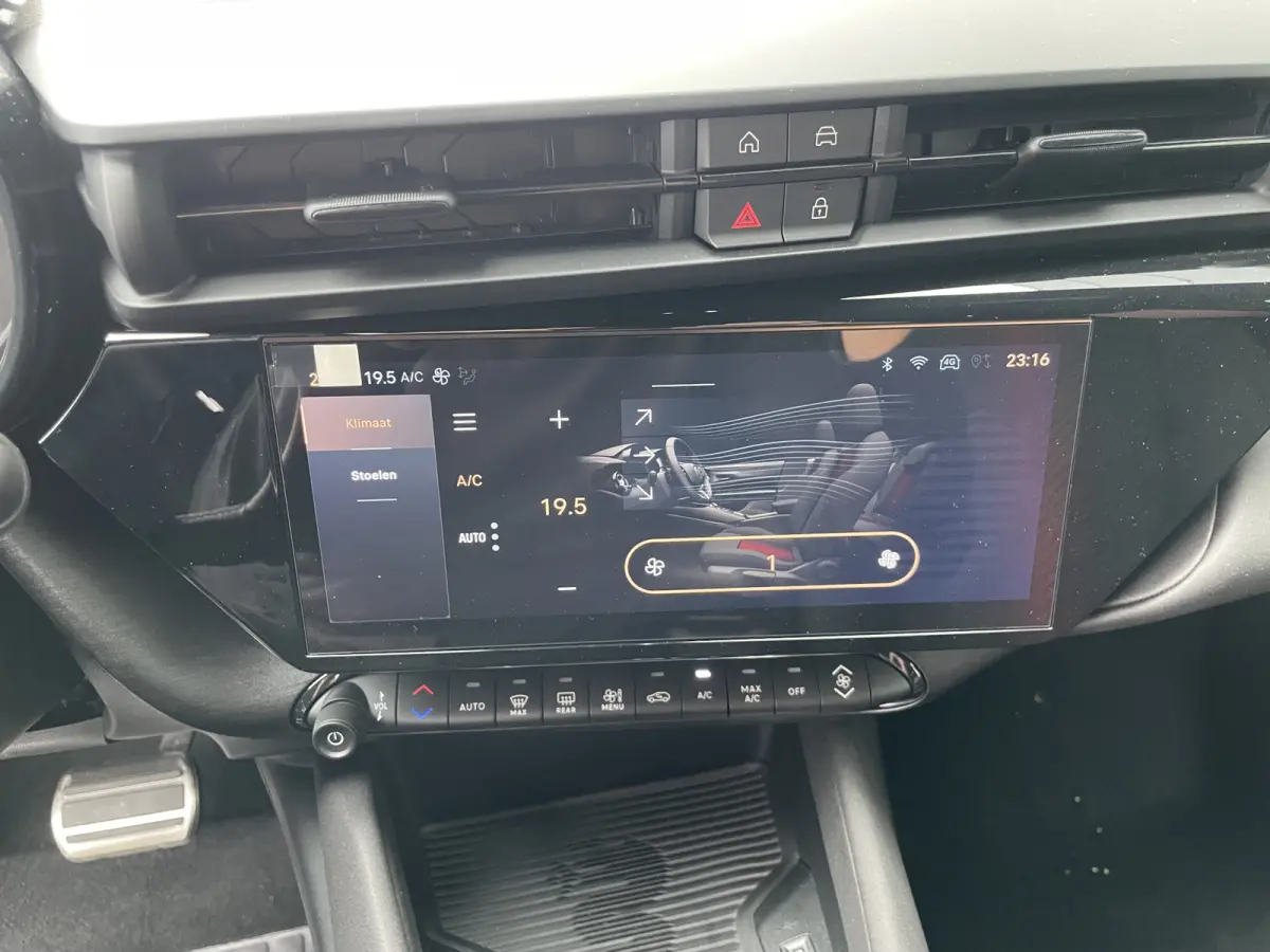 1.2 Turbo Ibrida Speciale | Stoelverwarming | Massagefunctie | Camera