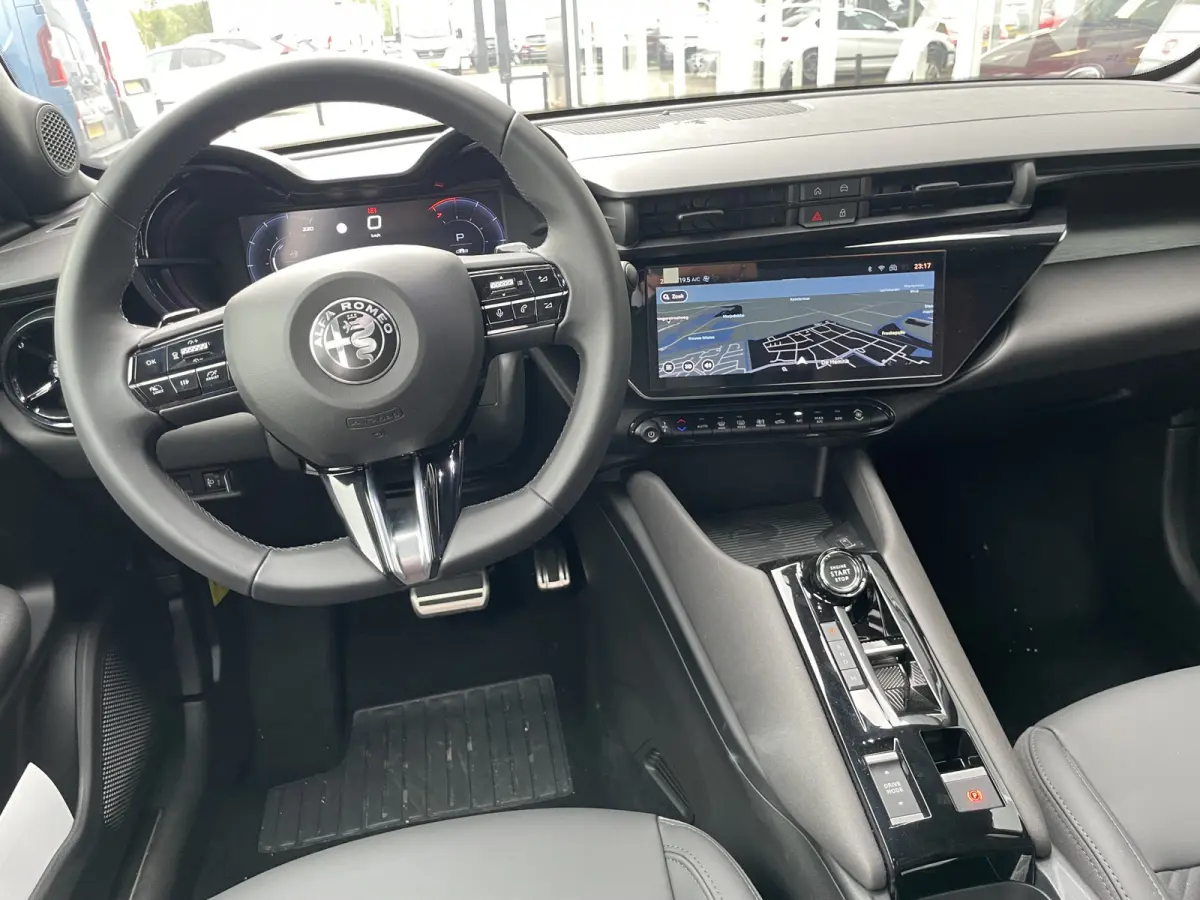 1.2 Turbo Ibrida Speciale | Stoelverwarming | Massagefunctie | Camera