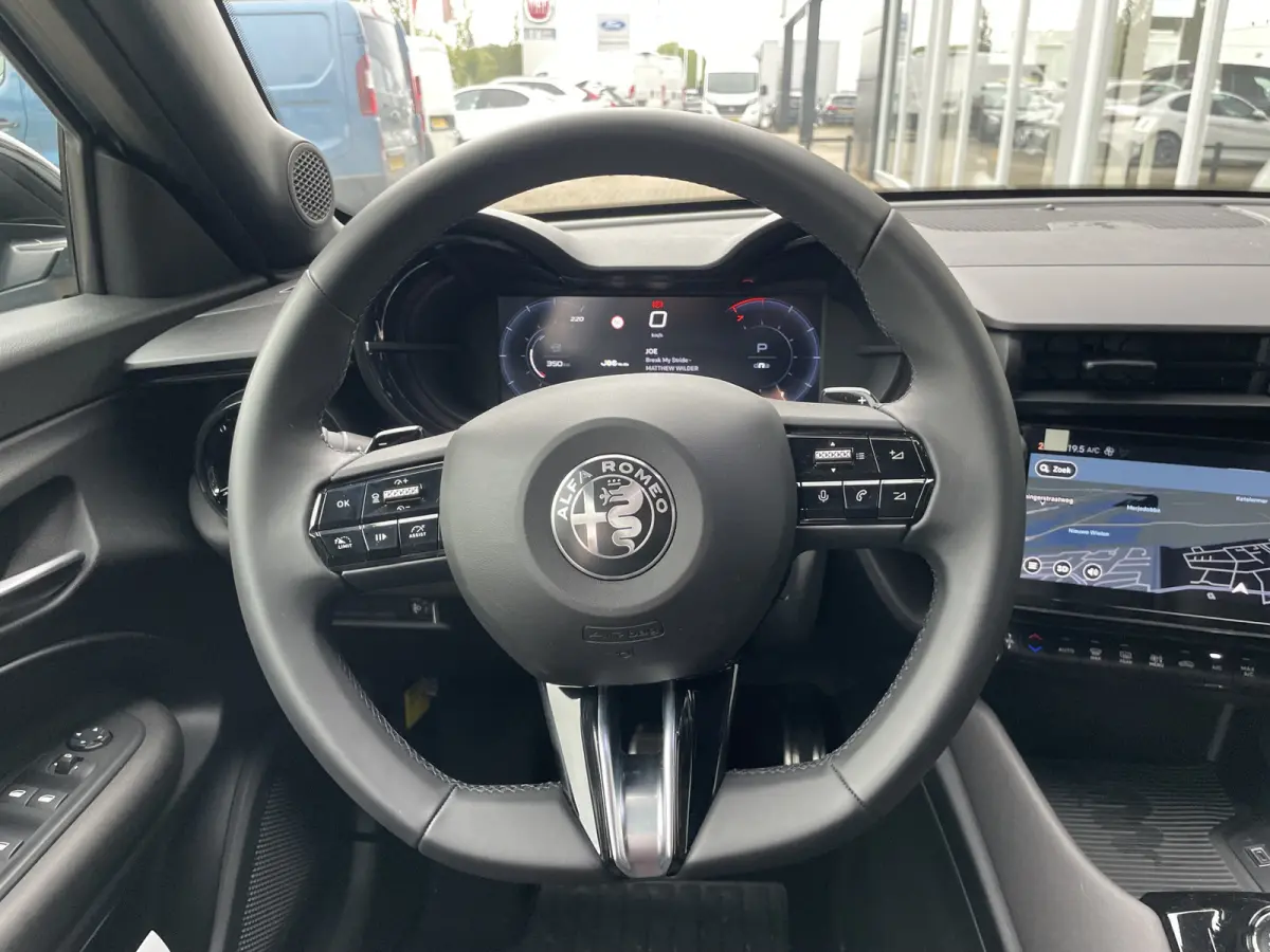 1.2 Turbo Ibrida Speciale | Stoelverwarming | Massagefunctie | Camera