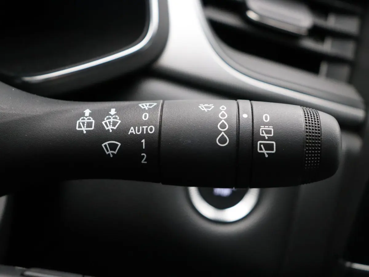 1.6 E-Tech Hybrid 145 Techno | Achteruitrijcamera | Climate Control | Parkeersensoren Voor en Achter | All season banden |