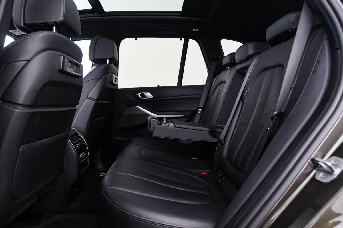 xDrive40d High Executive M Sport - Trekhaak - Panoramadak - Driving Assistant Professional - Head up -  Harman Kardon - Warmte Comfort Pack - CraftedClarity - Comfortstoelen -