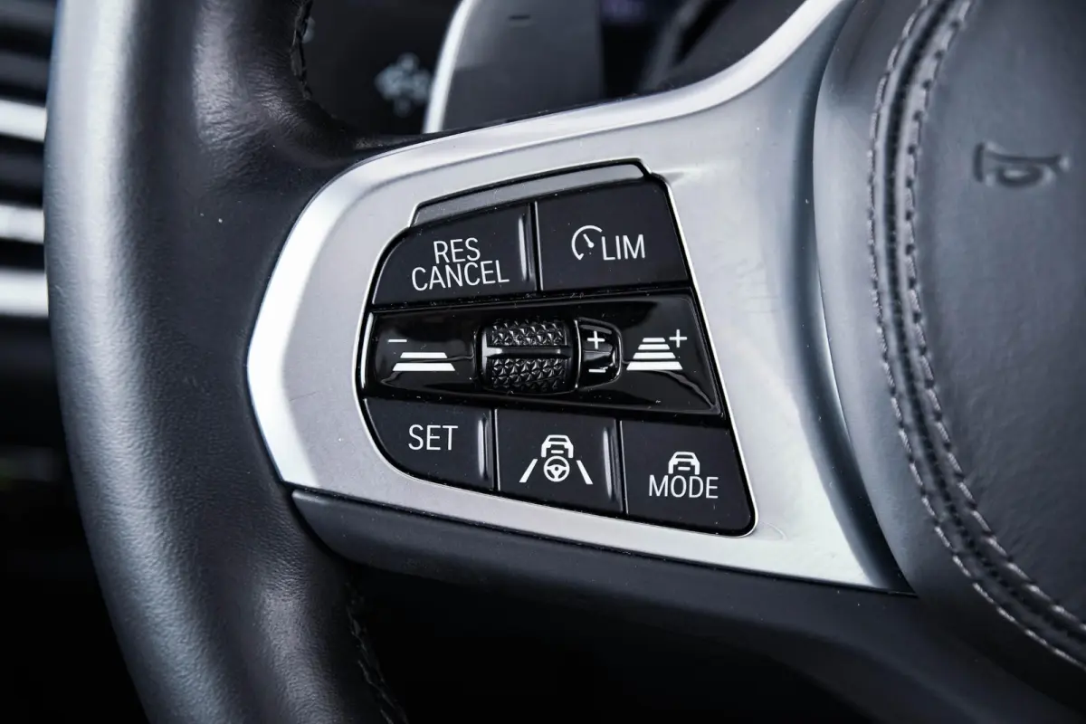 xDrive40d High Executive M Sport - Trekhaak - Panoramadak - Driving Assistant Professional - Head up -  Harman Kardon - Warmte Comfort Pack - CraftedClarity - Comfortstoelen -