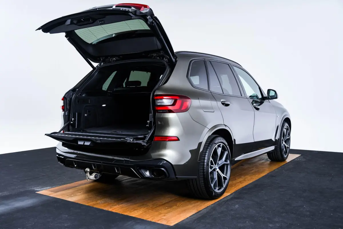 xDrive40d High Executive M Sport - Trekhaak - Panoramadak - Driving Assistant Professional - Head up -  Harman Kardon - Warmte Comfort Pack - CraftedClarity - Comfortstoelen -