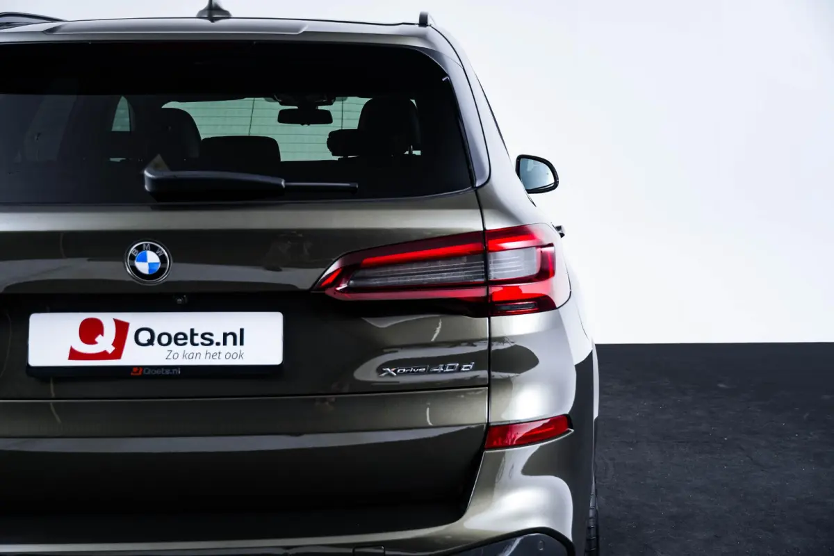 xDrive40d High Executive M Sport - Trekhaak - Panoramadak - Driving Assistant Professional - Head up -  Harman Kardon - Warmte Comfort Pack - CraftedClarity - Comfortstoelen -