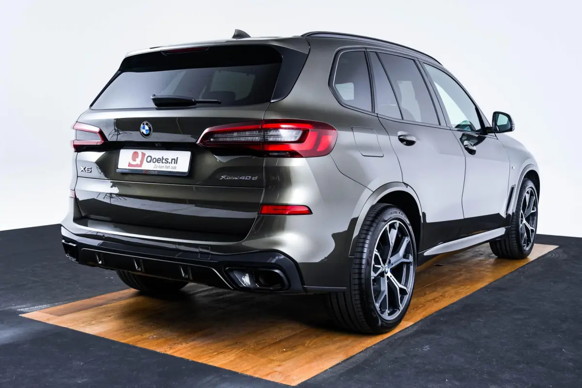 xDrive40d High Executive M Sport - Trekhaak - Panoramadak - Driving Assistant Professional - Head up -  Harman Kardon - Warmte Comfort Pack - CraftedClarity - Comfortstoelen -