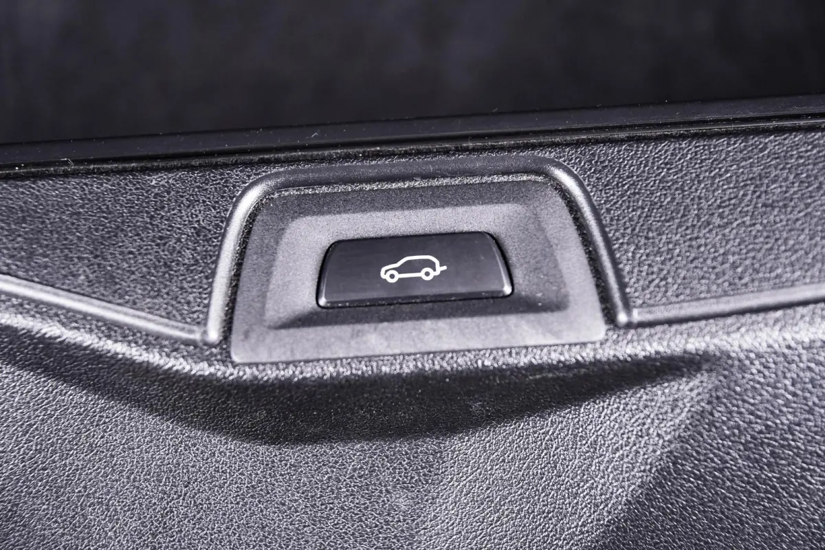 xDrive40d High Executive M Sport - Trekhaak - Panoramadak - Driving Assistant Professional - Head up -  Harman Kardon - Warmte Comfort Pack - CraftedClarity - Comfortstoelen -