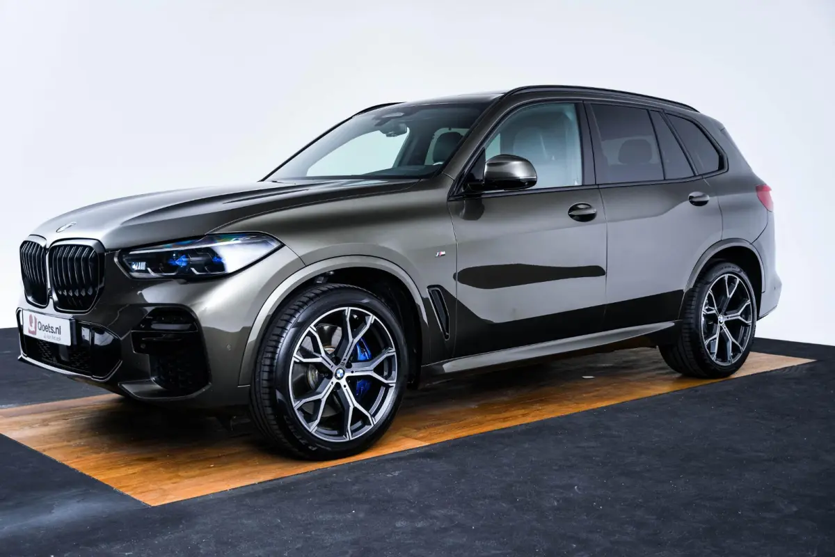 xDrive40d High Executive M Sport - Trekhaak - Panoramadak - Driving Assistant Professional - Head up -  Harman Kardon - Warmte Comfort Pack - CraftedClarity - Comfortstoelen -