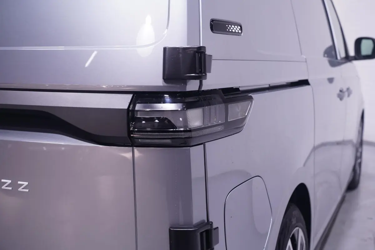 ID 79 kWh, 250 kW/340 pk 4 Motion, 2x Schuifdeur Rijklaar, LED Koplampen, Apple Carplay, Nieuw, 2-Zits
