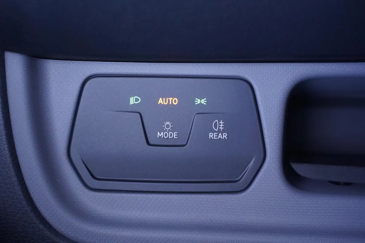 ID 79 kWh, 250 kW/340 pk 4 Motion, 2x Schuifdeur Rijklaar, LED Koplampen, Apple Carplay, Nieuw, 2-Zits
