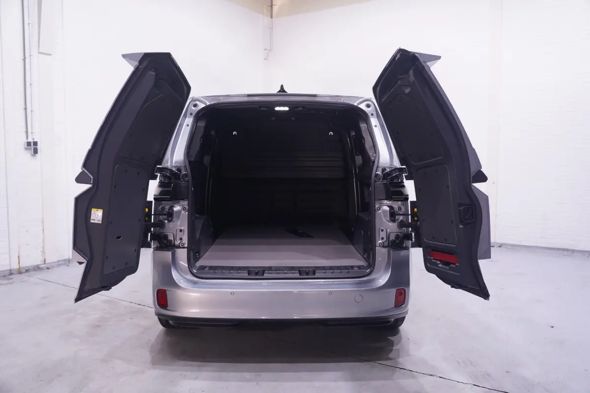 ID 79 kWh, 250 kW/340 pk 4 Motion, 2x Schuifdeur Rijklaar, LED Koplampen, Apple Carplay, Nieuw, 2-Zits