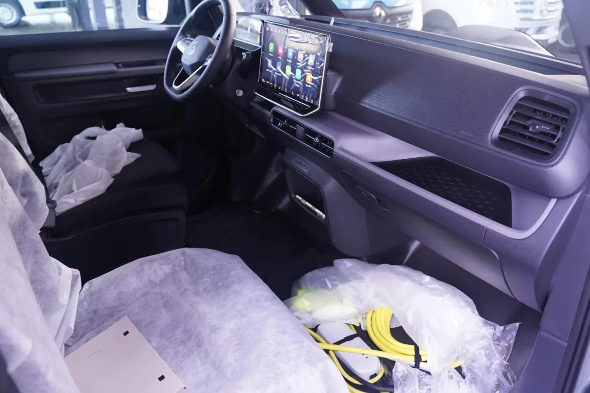 ID 79 kWh, 250 kW/340 pk 4 Motion, 2x Schuifdeur Rijklaar, LED Koplampen, Apple Carplay, Nieuw, 2-Zits