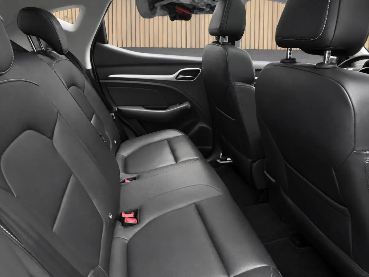 MG Luxury 45 kWh SOH 91% | Navigatie | Schuifkanteldak | ACC | Leder interieur | Stoelverwarming |