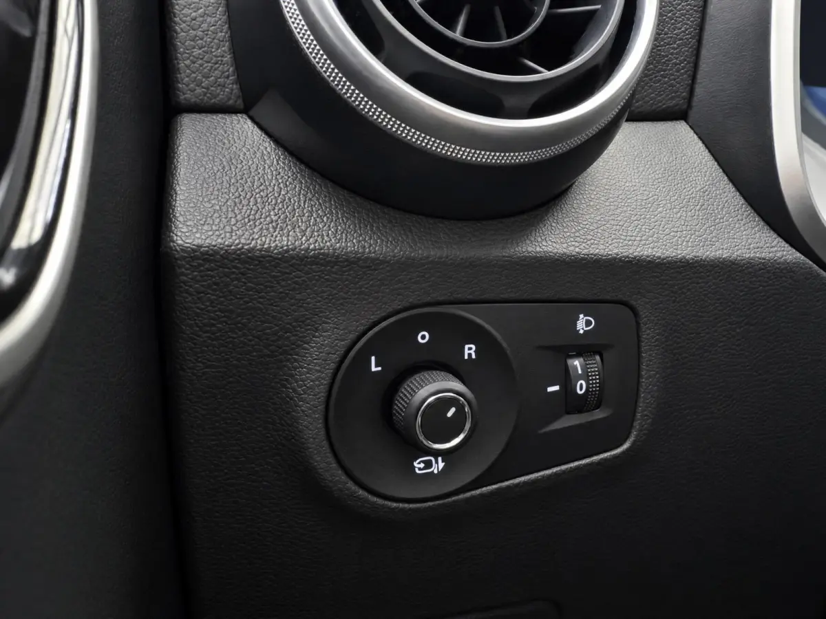 MG Luxury 45 kWh SOH 91% | Navigatie | Schuifkanteldak | ACC | Leder interieur | Stoelverwarming |