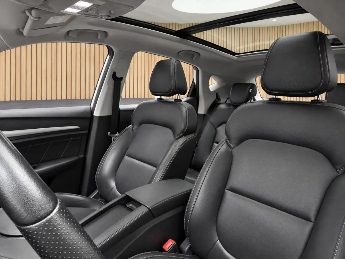 MG Luxury 45 kWh SOH 91% | Navigatie | Schuifkanteldak | ACC | Leder interieur | Stoelverwarming |