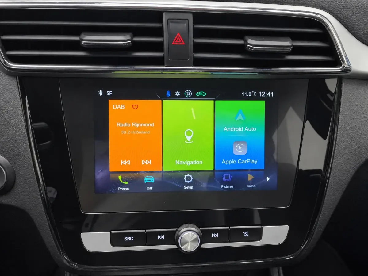 MG Luxury 45 kWh SOH 91% | Navigatie | Schuifkanteldak | ACC | Leder interieur | Stoelverwarming |