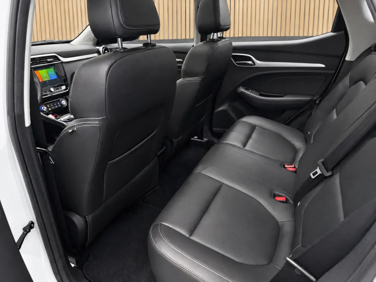 MG Luxury 45 kWh SOH 91% | Navigatie | Schuifkanteldak | ACC | Leder interieur | Stoelverwarming |
