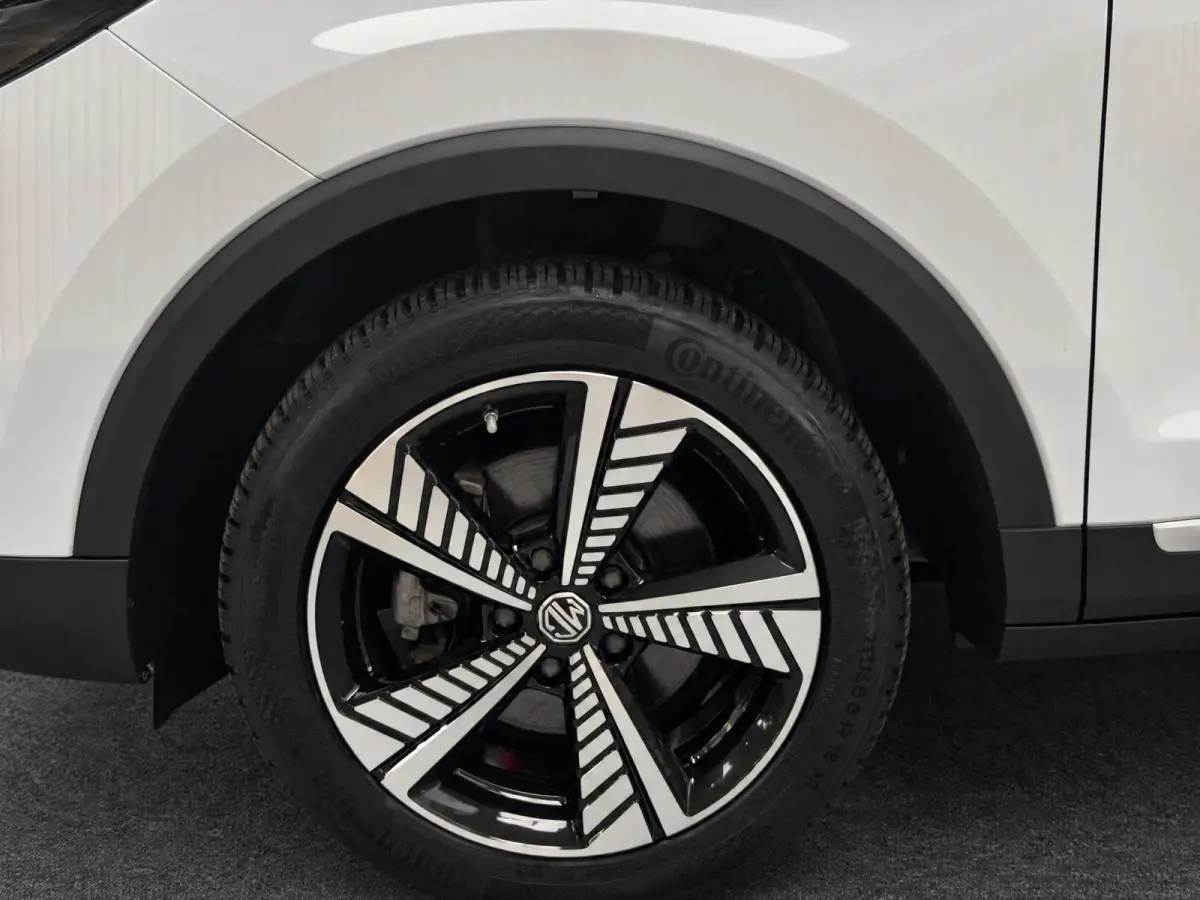 MG Luxury 45 kWh SOH 91% | Navigatie | Schuifkanteldak | ACC | Leder interieur | Stoelverwarming |