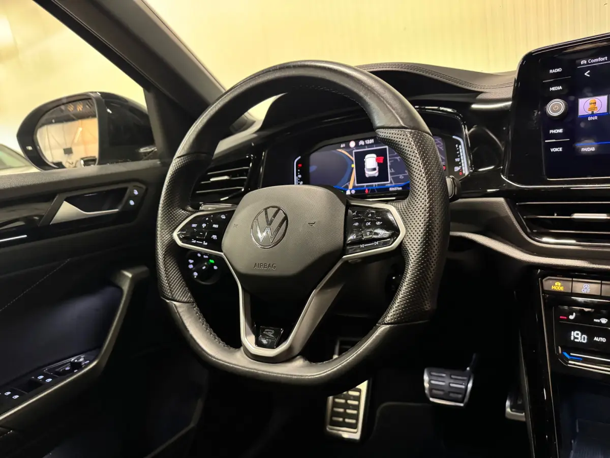 1.5 TSI R-Line | PANO | IQ LIGHTS | BEATS AUDIO | TREKHAAK