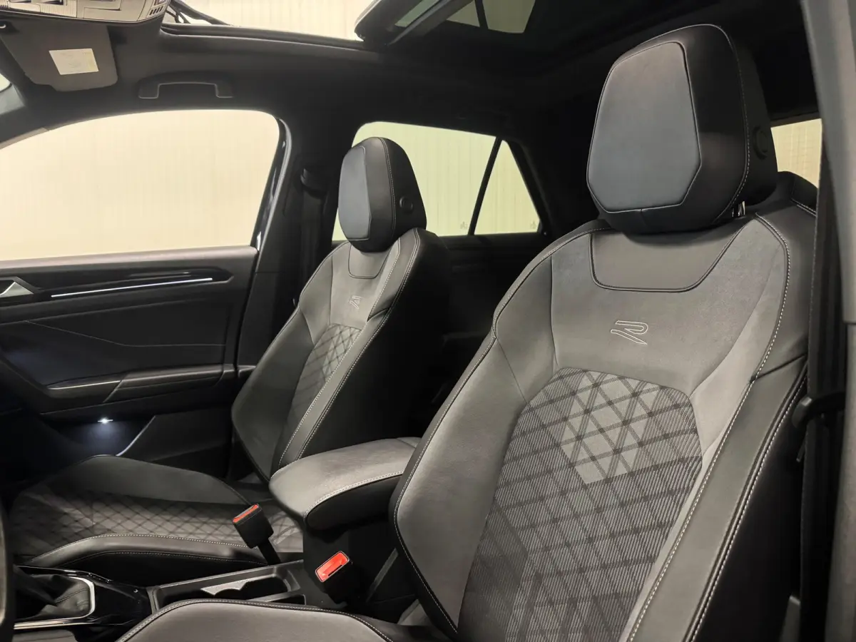 1.5 TSI R-Line | PANO | IQ LIGHTS | BEATS AUDIO | TREKHAAK