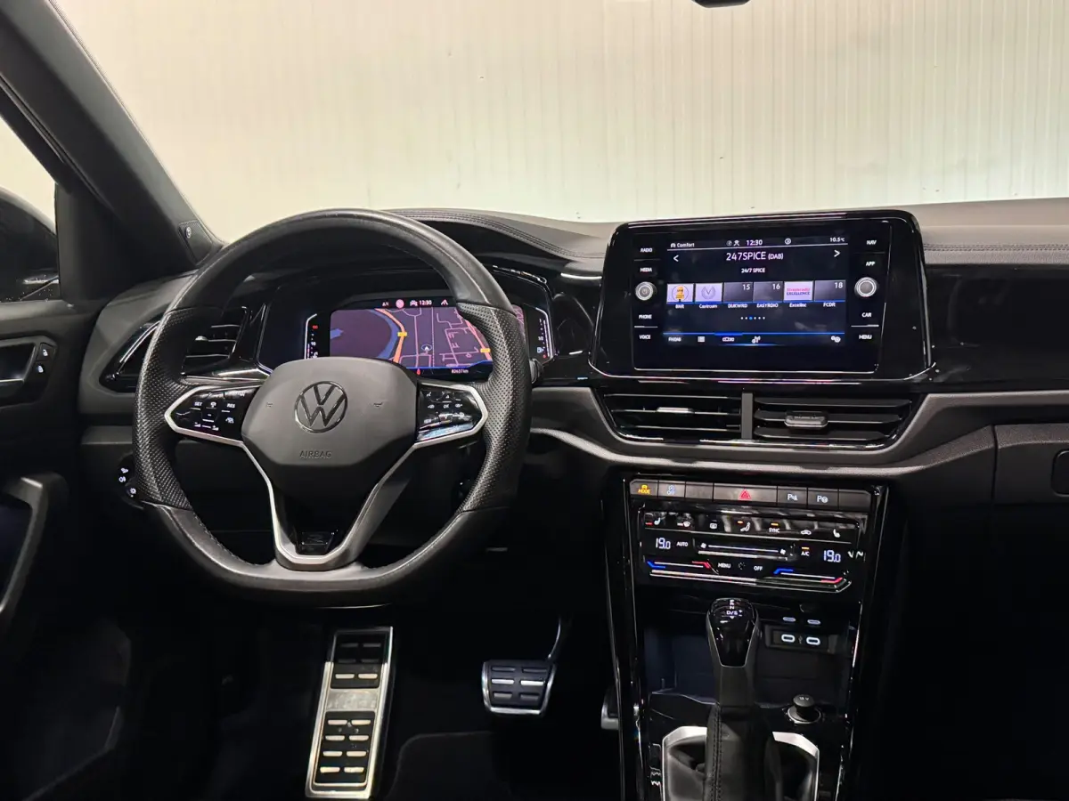 1.5 TSI R-Line | PANO | IQ LIGHTS | BEATS AUDIO | TREKHAAK