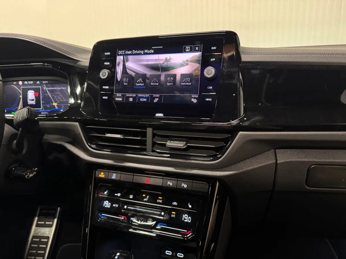 1.5 TSI R-Line | PANO | IQ LIGHTS | BEATS AUDIO | TREKHAAK