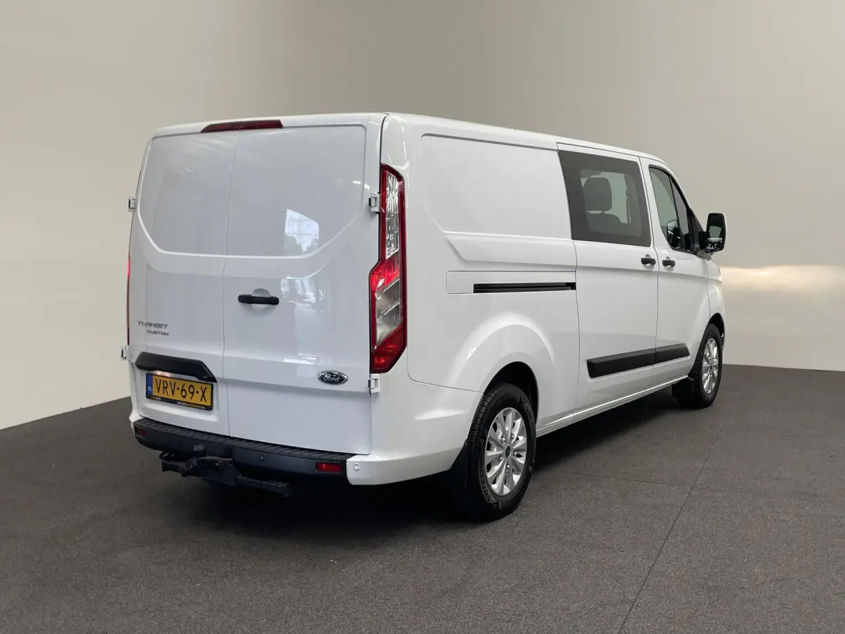 300 2.0 TDCI L2H1 Trend Dubbele Cabine Automaat Navigatie Airco Navigatie Bluetooth Trekhaak Parkeercamera Parkeersensoren voor en achter