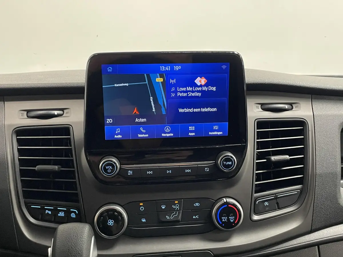 300 2.0 TDCI L2H1 Trend Dubbele Cabine Automaat Navigatie Airco Navigatie Bluetooth Trekhaak Parkeercamera Parkeersensoren voor en achter