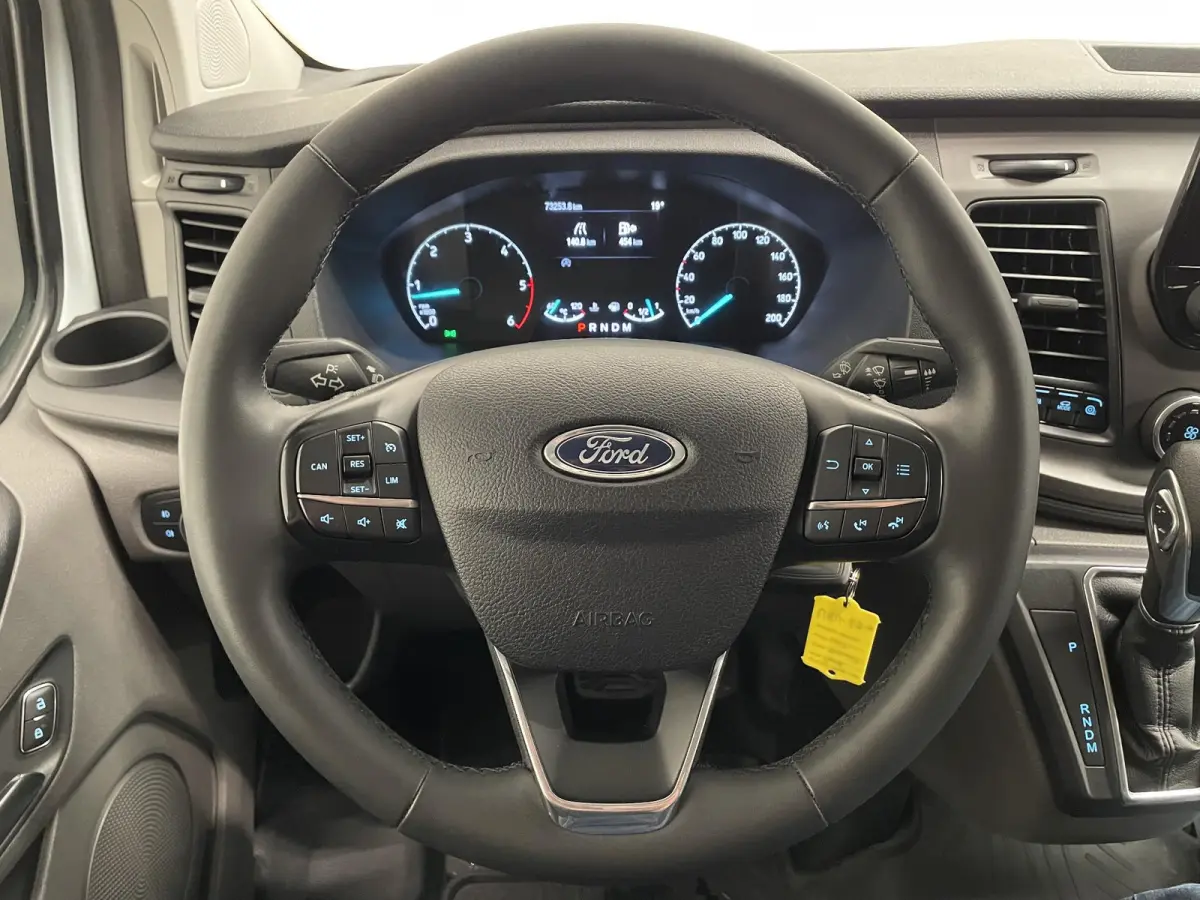 300 2.0 TDCI L2H1 Trend Dubbele Cabine Automaat Navigatie Airco Navigatie Bluetooth Trekhaak Parkeercamera Parkeersensoren voor en achter