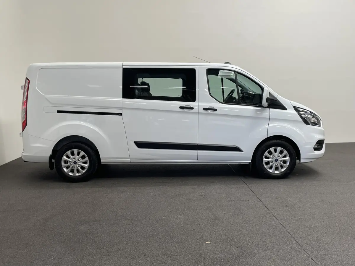 300 2.0 TDCI L2H1 Trend Dubbele Cabine Automaat Navigatie Airco Navigatie Bluetooth Trekhaak Parkeercamera Parkeersensoren voor en achter