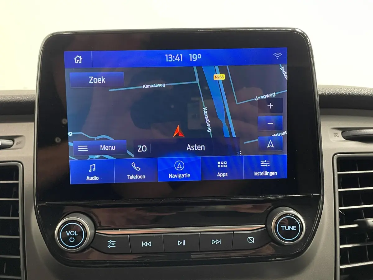 300 2.0 TDCI L2H1 Trend Dubbele Cabine Automaat Navigatie Airco Navigatie Bluetooth Trekhaak Parkeercamera Parkeersensoren voor en achter