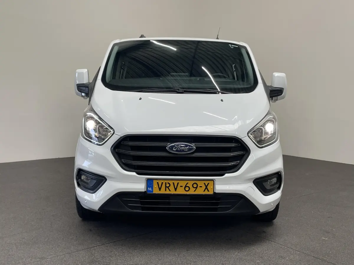 300 2.0 TDCI L2H1 Trend Dubbele Cabine Automaat Navigatie Airco Navigatie Bluetooth Trekhaak Parkeercamera Parkeersensoren voor en achter