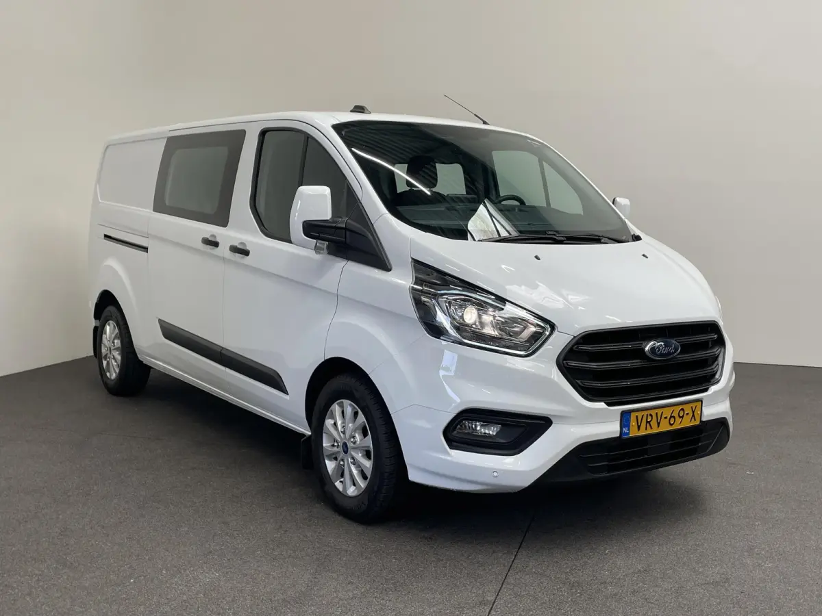 300 2.0 TDCI L2H1 Trend Dubbele Cabine Automaat Navigatie Airco Navigatie Bluetooth Trekhaak Parkeercamera Parkeersensoren voor en achter