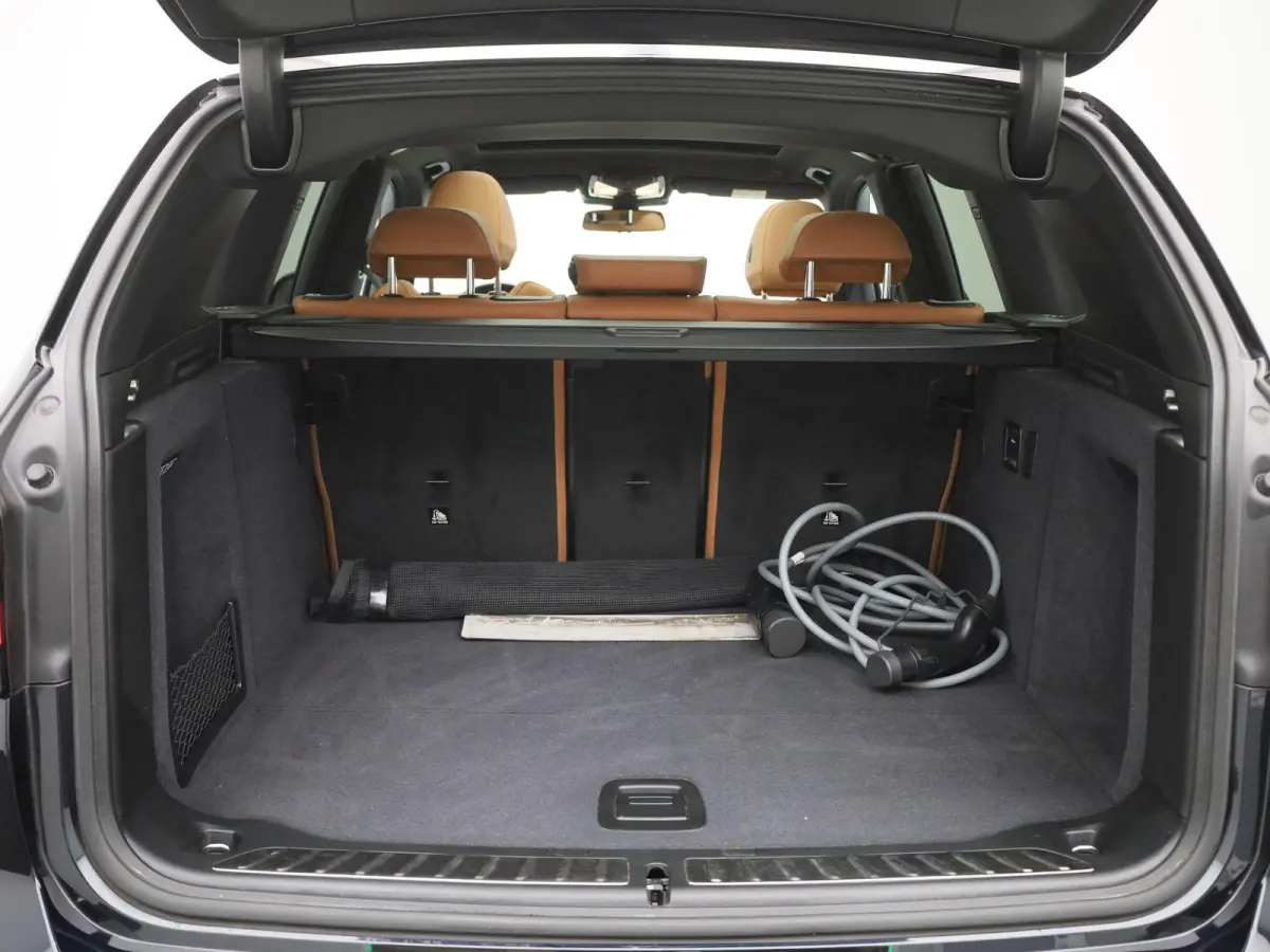 Executive | 97% SOH | M-SPORT | TREKHAAK | PANORAMA- SCHUIFDAK | LEER | ACHTERUITRIJCAMERA | STOELVERWARMING | SPORTSTOELEN