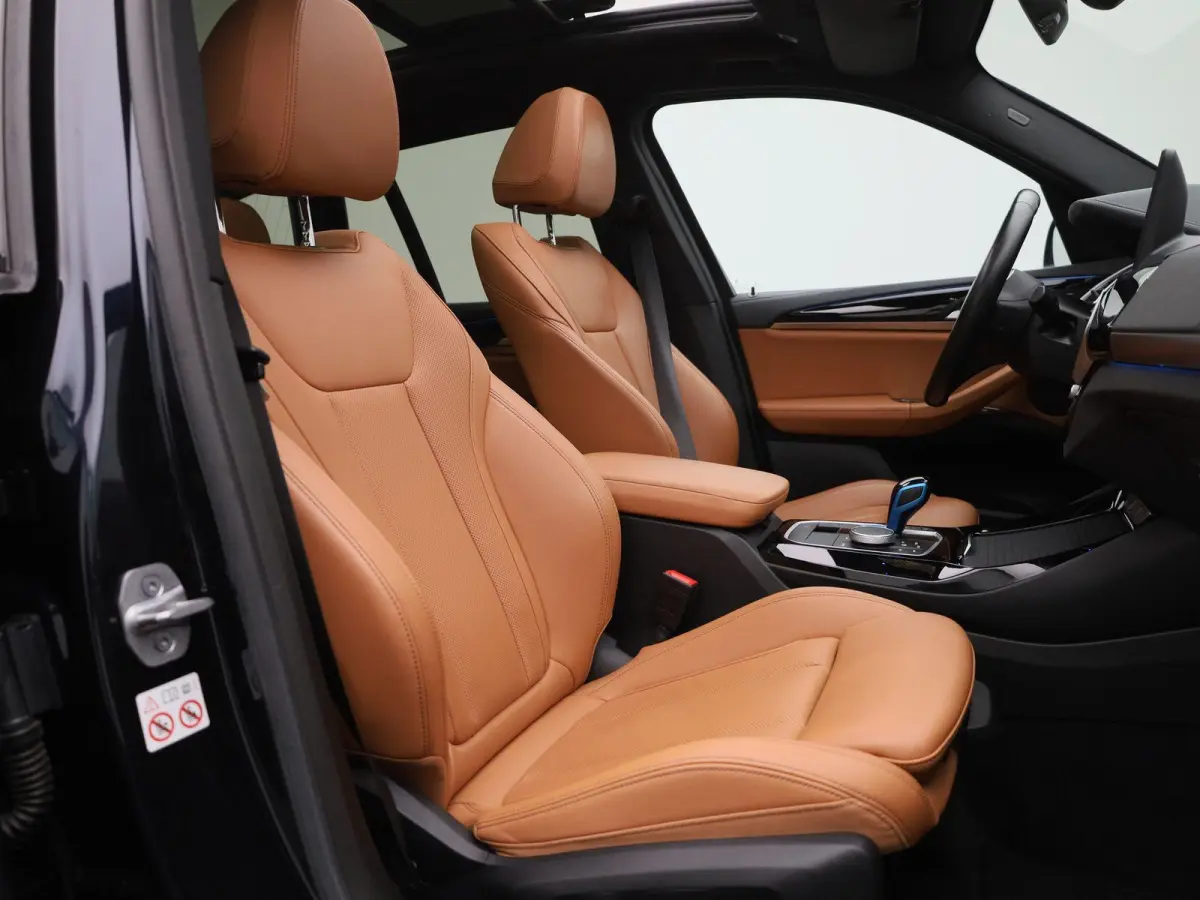 Executive | 97% SOH | M-SPORT | TREKHAAK | PANORAMA- SCHUIFDAK | LEER | ACHTERUITRIJCAMERA | STOELVERWARMING | SPORTSTOELEN