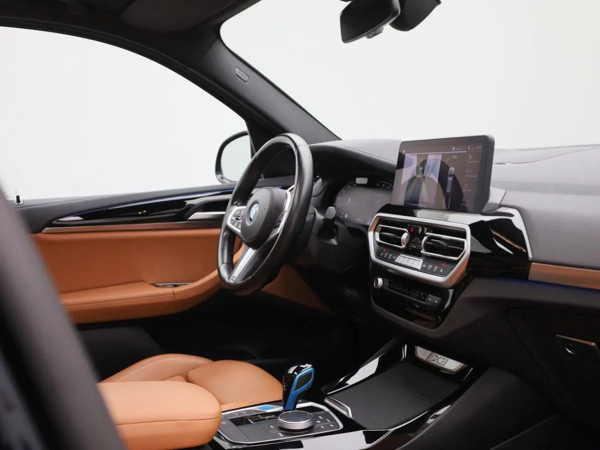 Executive | 97% SOH | M-SPORT | TREKHAAK | PANORAMA- SCHUIFDAK | LEER | ACHTERUITRIJCAMERA | STOELVERWARMING | SPORTSTOELEN
