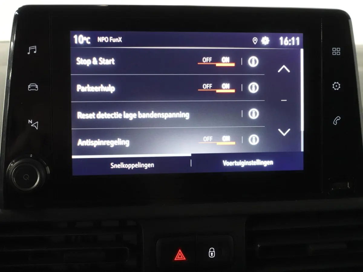 1.5D L1H1 130pk Automaat Edition Apple Carplay / Android Auto Trekhaak Airco Cruise control Stuurverwarming