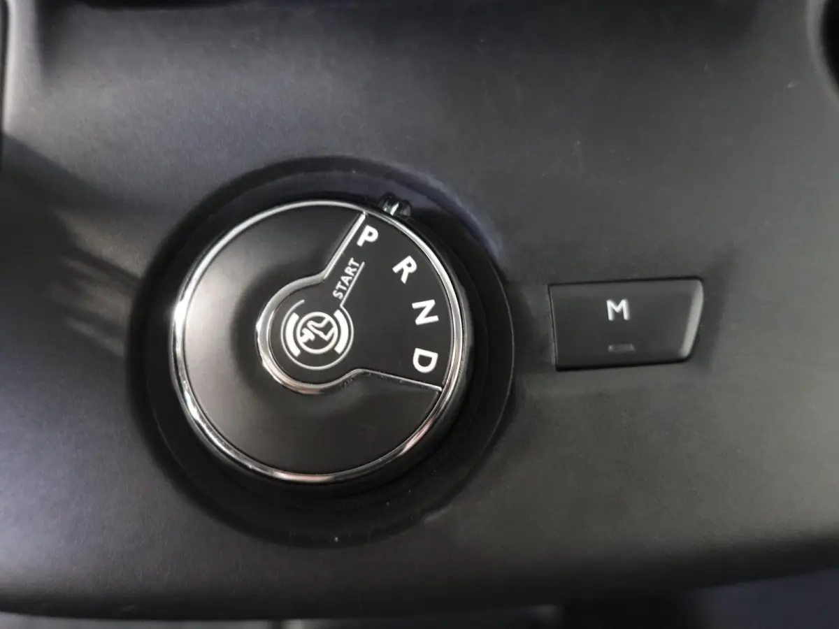 1.5D L1H1 130pk Automaat Edition Apple Carplay / Android Auto Trekhaak Airco Cruise control Stuurverwarming