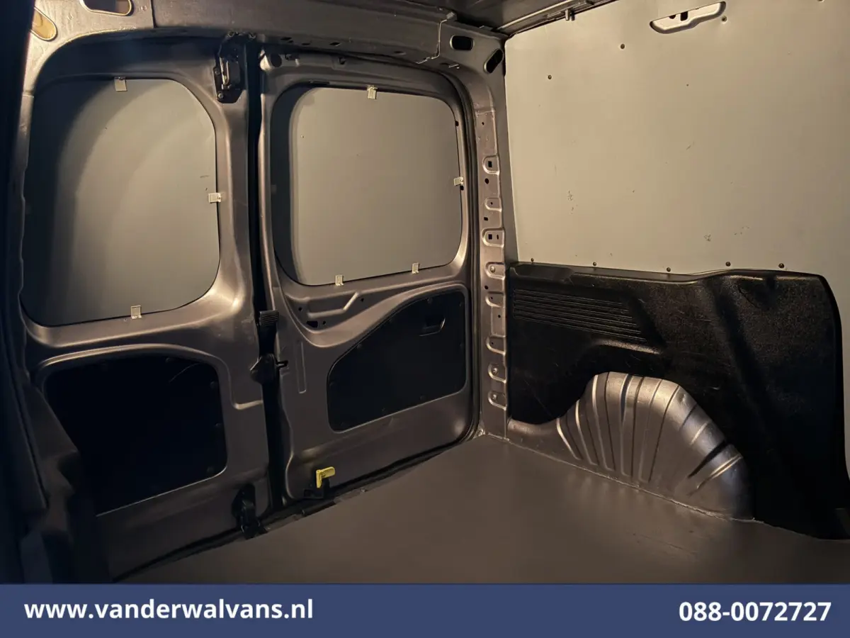 1.5D 102pk L1H1 Euro6 Airco | Trekhaak | Cruisecontol | Parkeersensoren Bluetooth telefoonvoorbereiding