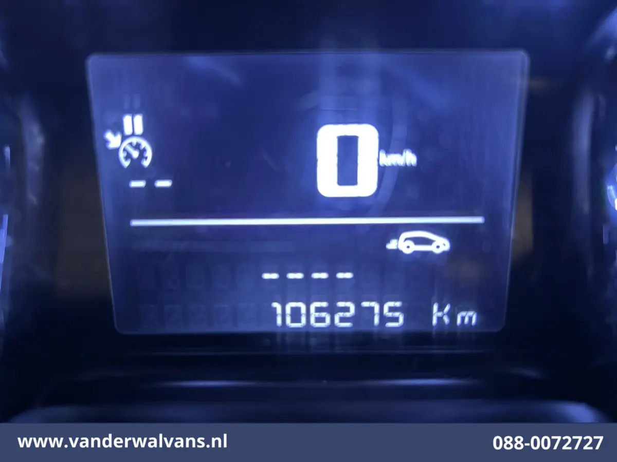 1.5 D-4D L3H1 Euro6 Airco | Navigatie | Trekhaak | Apple Carplay Cruisecontrol, Android Auto, Parkeersensoren, Bijrijdersbank