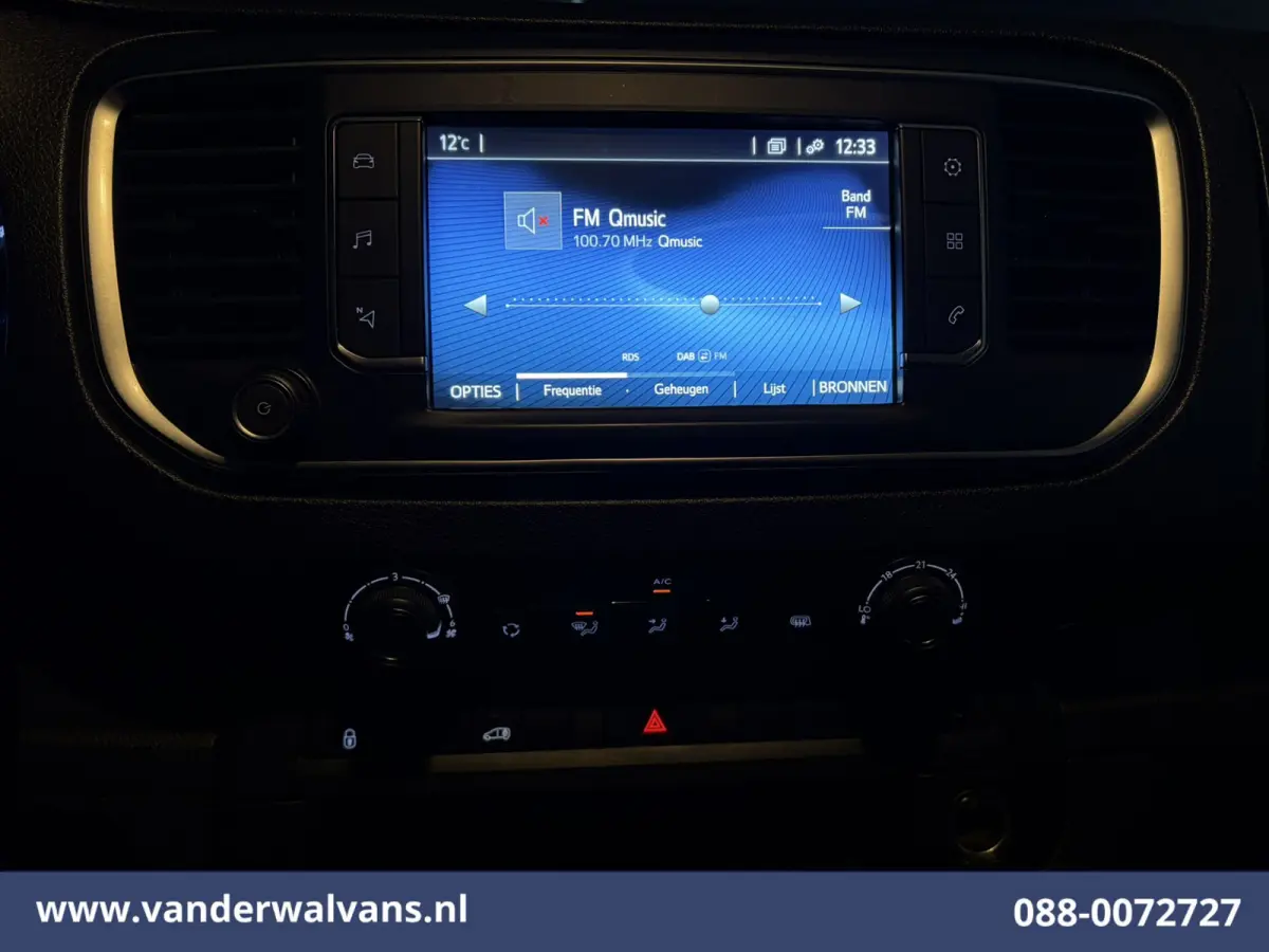1.5 D-4D L3H1 Euro6 Airco | Navigatie | Trekhaak | Apple Carplay Cruisecontrol, Android Auto, Parkeersensoren, Bijrijdersbank