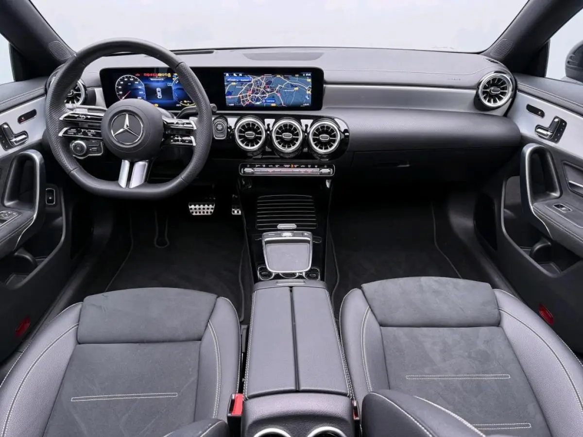 250 e Business Solution AMG /Premium Plus /Alpine Grey /Panoramadak /Memory /HUD /360 Camera