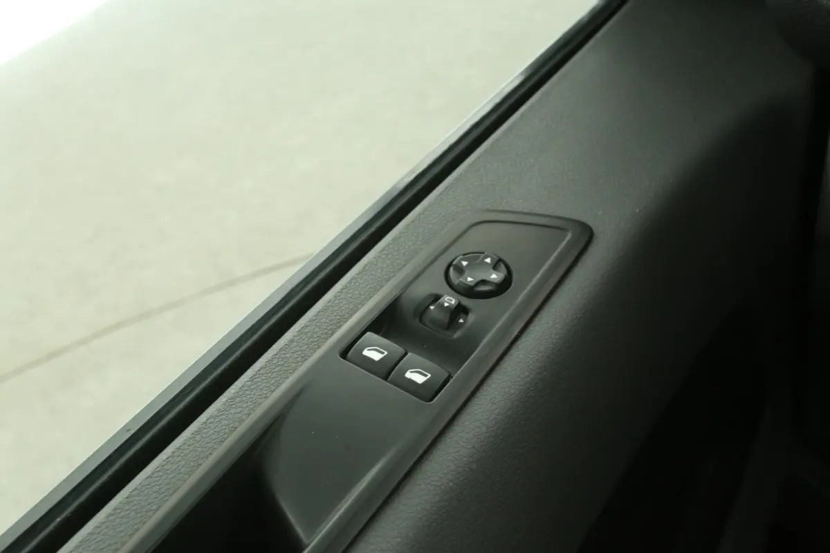 CDTI L3H1 | Airco | Cruise | 3 Zits | Trekhaak | Kasten | Parkeersens.